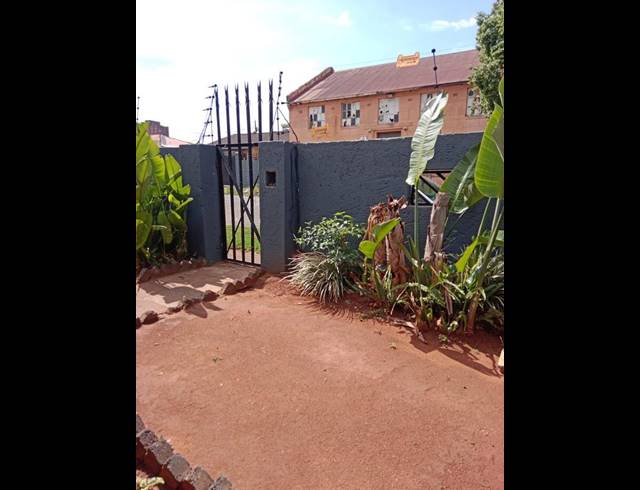 1 BEDROOM HOUSE FOR SALE IN VREDEDORP